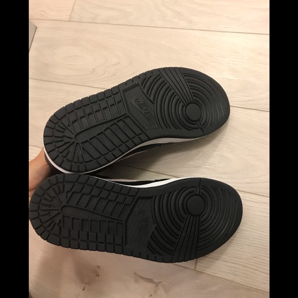 Women’s air Jordan 1 retro prem shoes - Picture 5 of 5